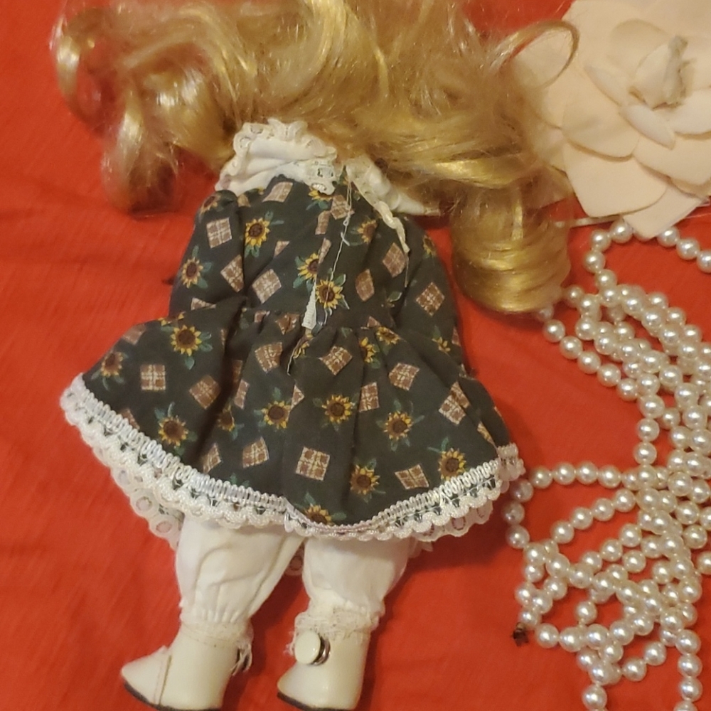 VTG DOLL - Picture 6 of 8